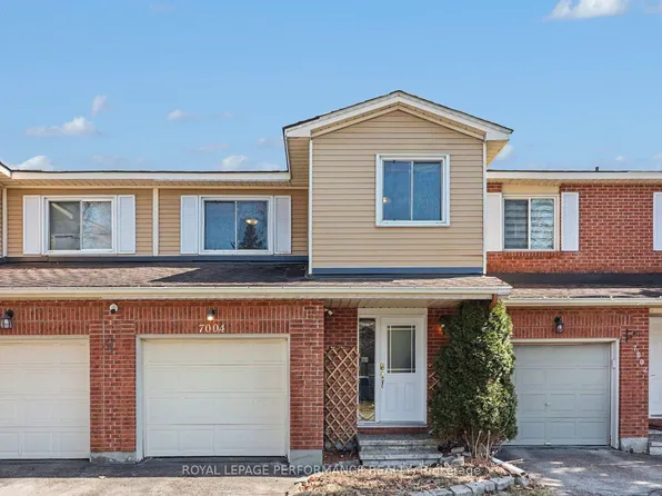 7004 Bilberry Dr, Ottawa, ON K1C 3R6