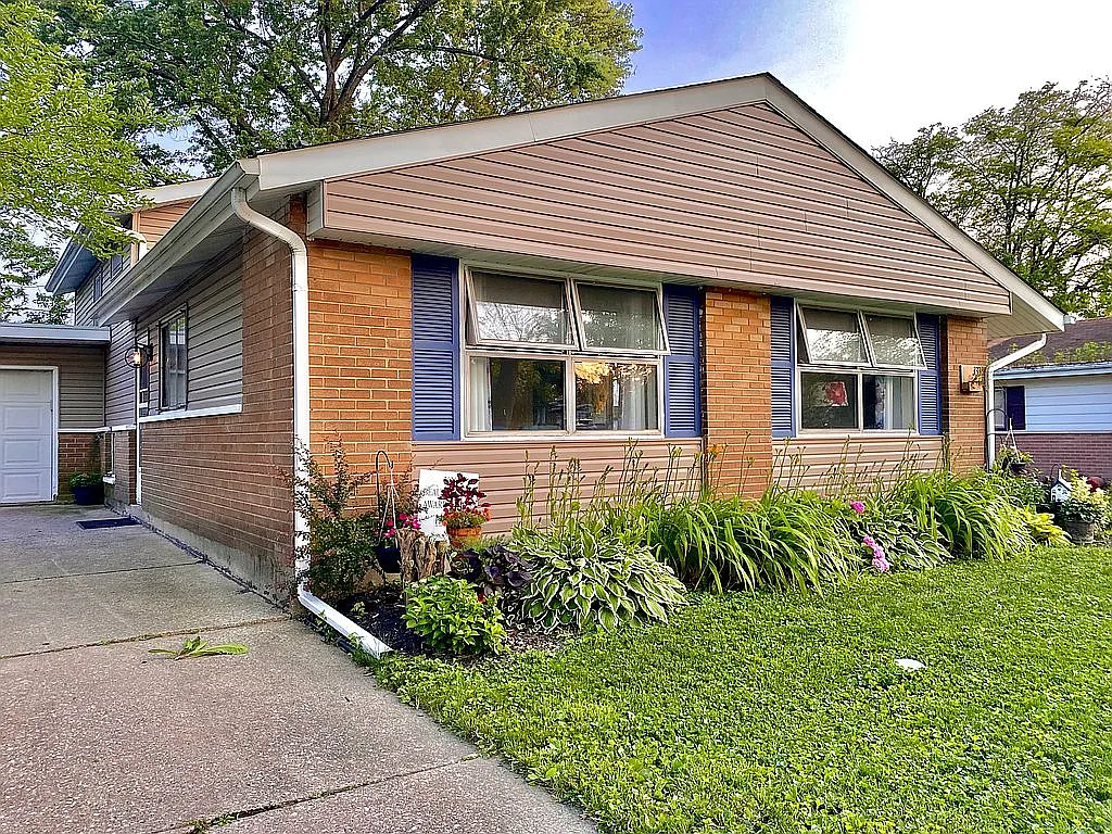 333 Farragut St photo 1