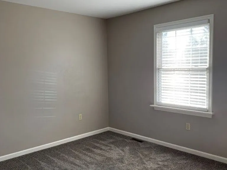 4163 Kittatinny Dr — Photo 10