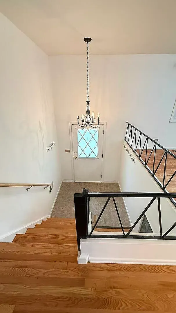 4 bed, 2.5 bath, 1470 sqft, $3,650 — Photo 2