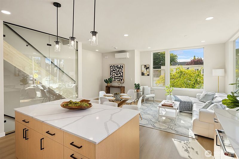 3rd image of 5718 14th Avenue NW