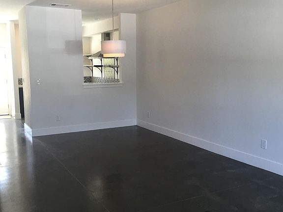 4th image of 513 W Spain St