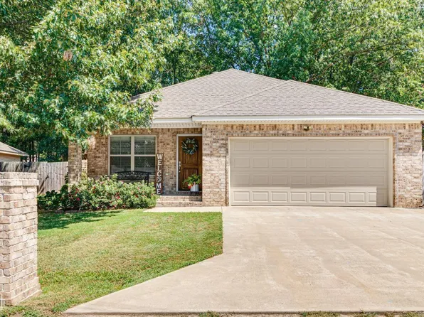 112 Hayden St, Bono, AR 72416