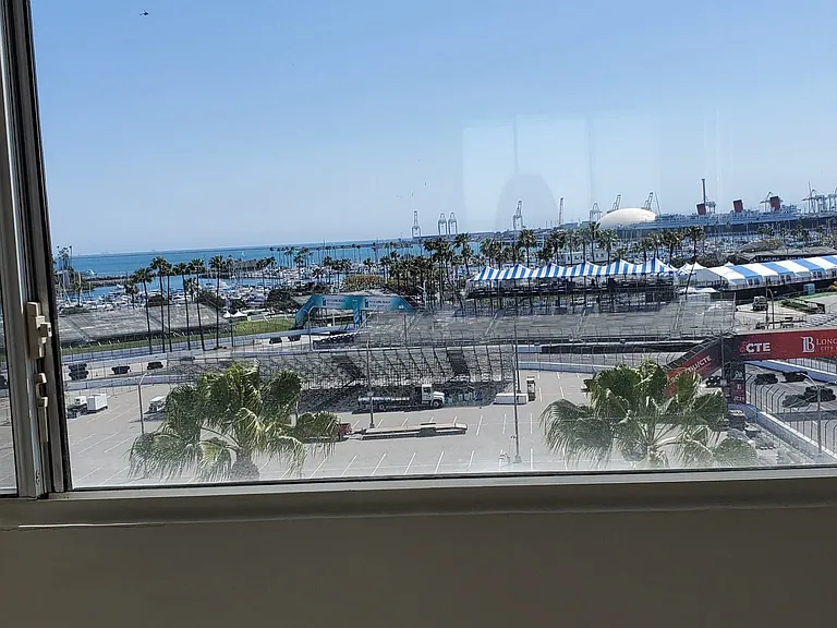 Long Beach Towers — Photo 11