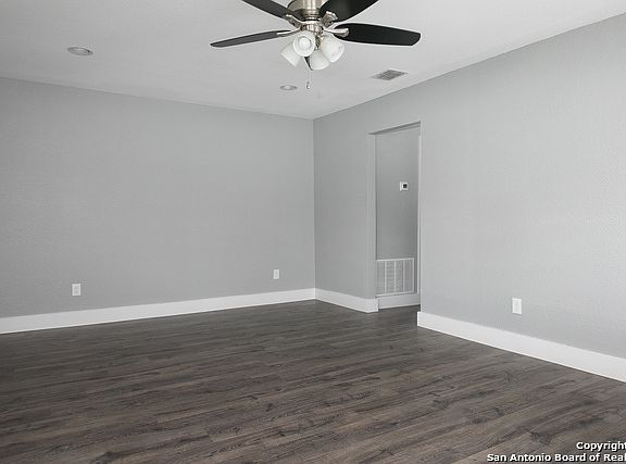 5th image of 833 El Monte Blvd Unit B