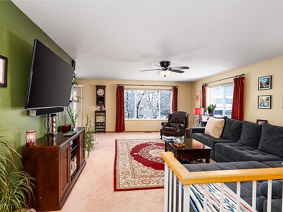 2nd image of 305 Kelly Rd APT F21