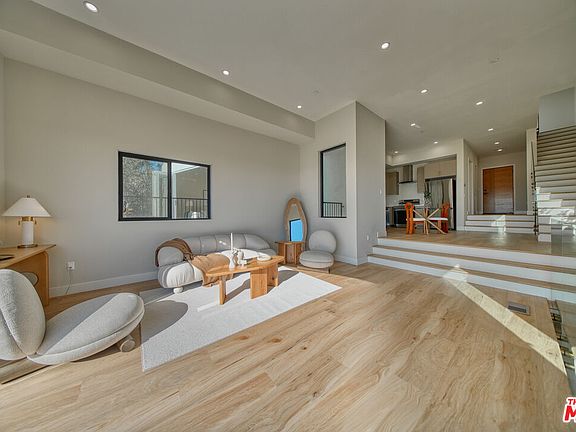 4th image of 3005 Amethyst St