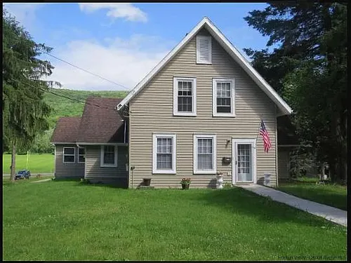205 Main St Photo 1