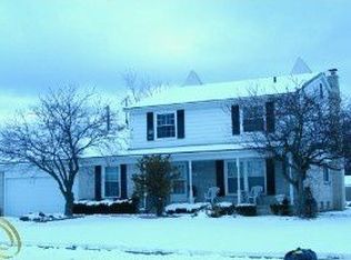 22530 Ivanhoe Ln, Southfield, MI 48034