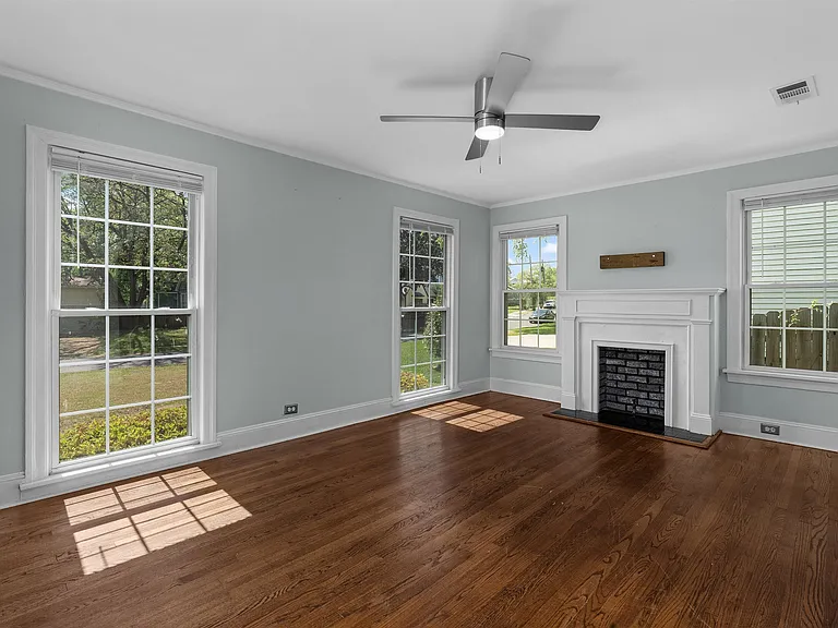 720 Cecile Pl — Photo 9