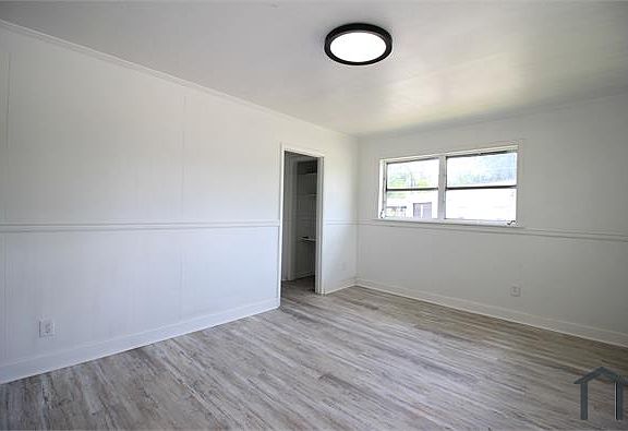 4th image of 2320 16th St N