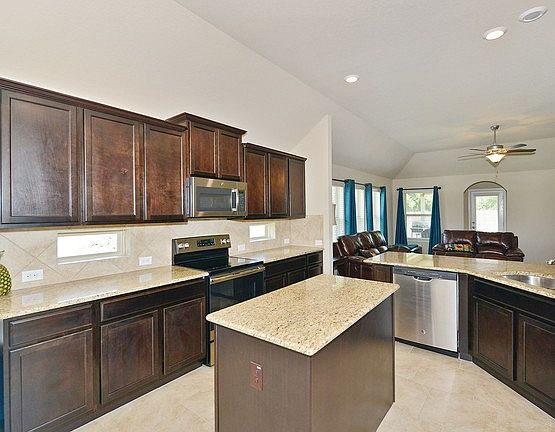 3rd image of 5611 Haven Way