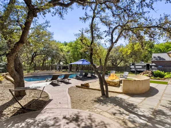 10918 Hunters Way, Helotes, TX 78023