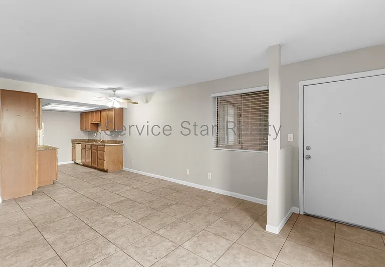 16602 N 25th St #109 — Photo 8