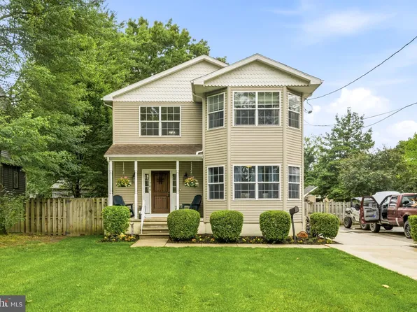 706 Main St, Riverton, NJ 08077