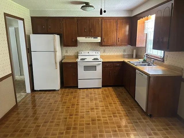 111 Cunningham Pl — Photo 5