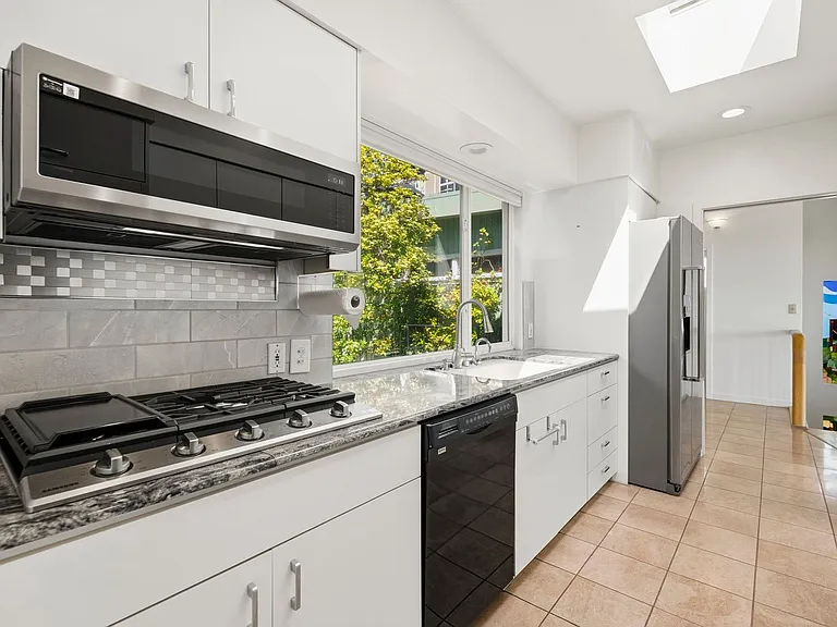 45 Graystone Ter — Photo 10