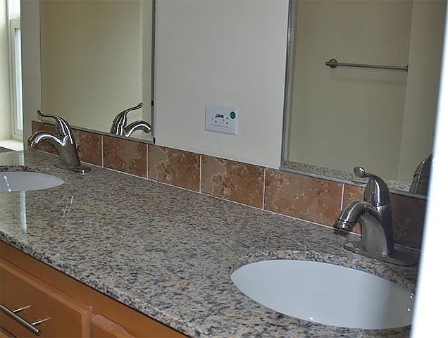 2nd image of 29098 Verdi Rd