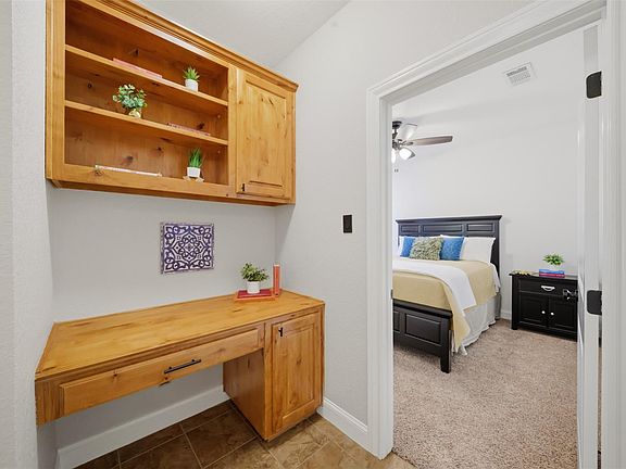 5th image of 228 Passendale Ln