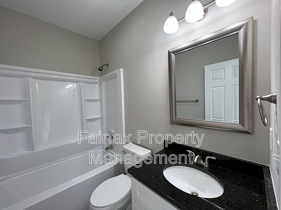 4th image of 2305 Owen St APT B