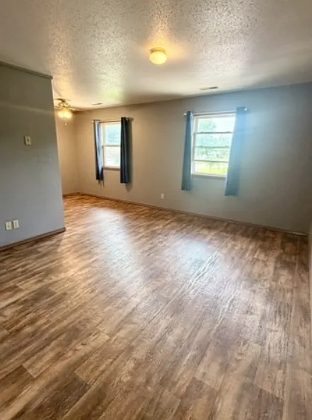 1826 W Jefferson St - 4 — Photo 2
