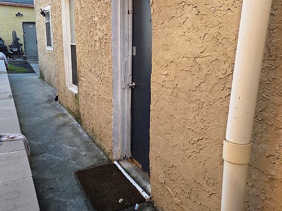 2nd image of 523 Concord Ave #1R