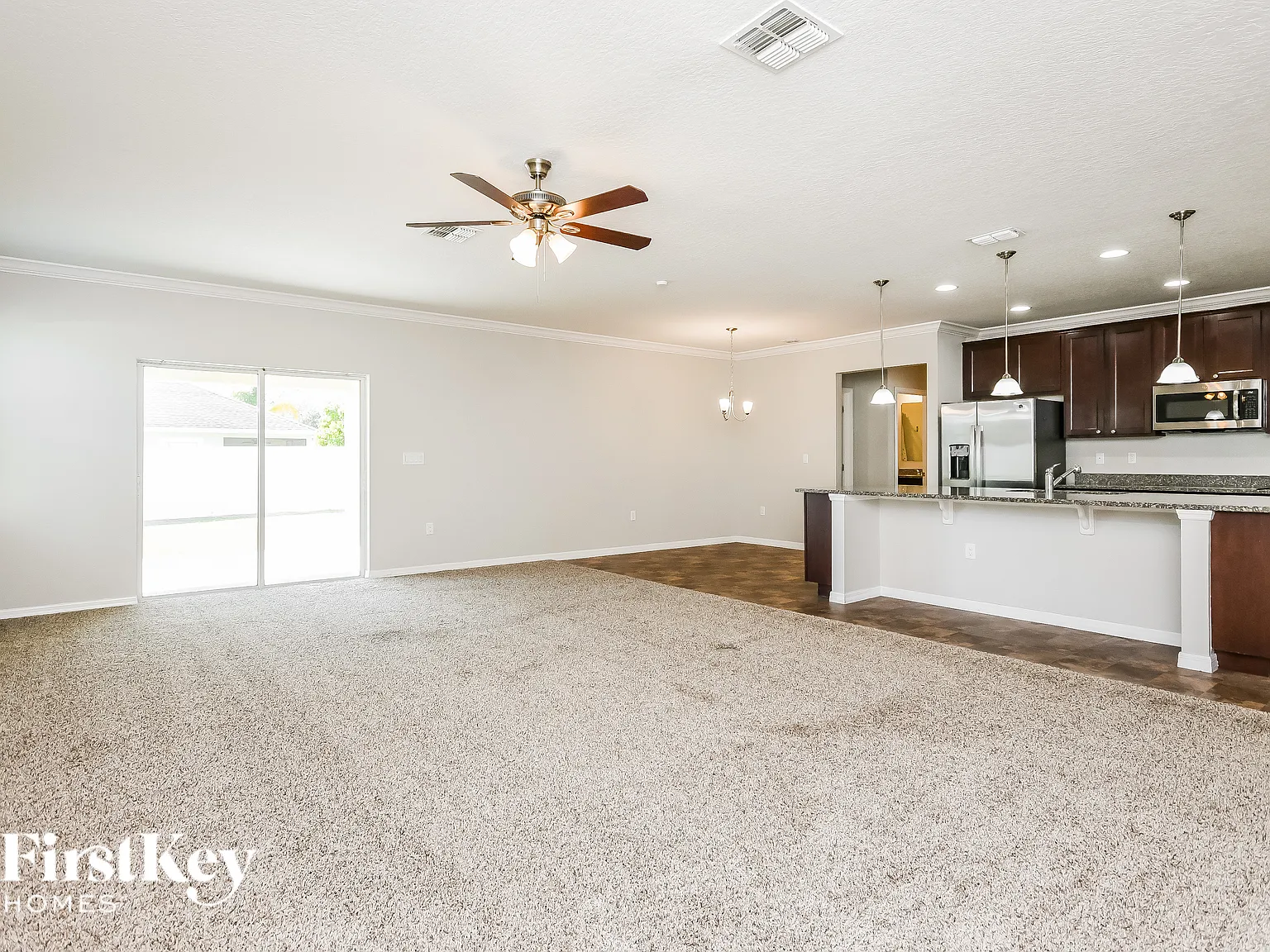4 bed, 2.0 bath, 2088 sqft, $2,590 — Photo 4