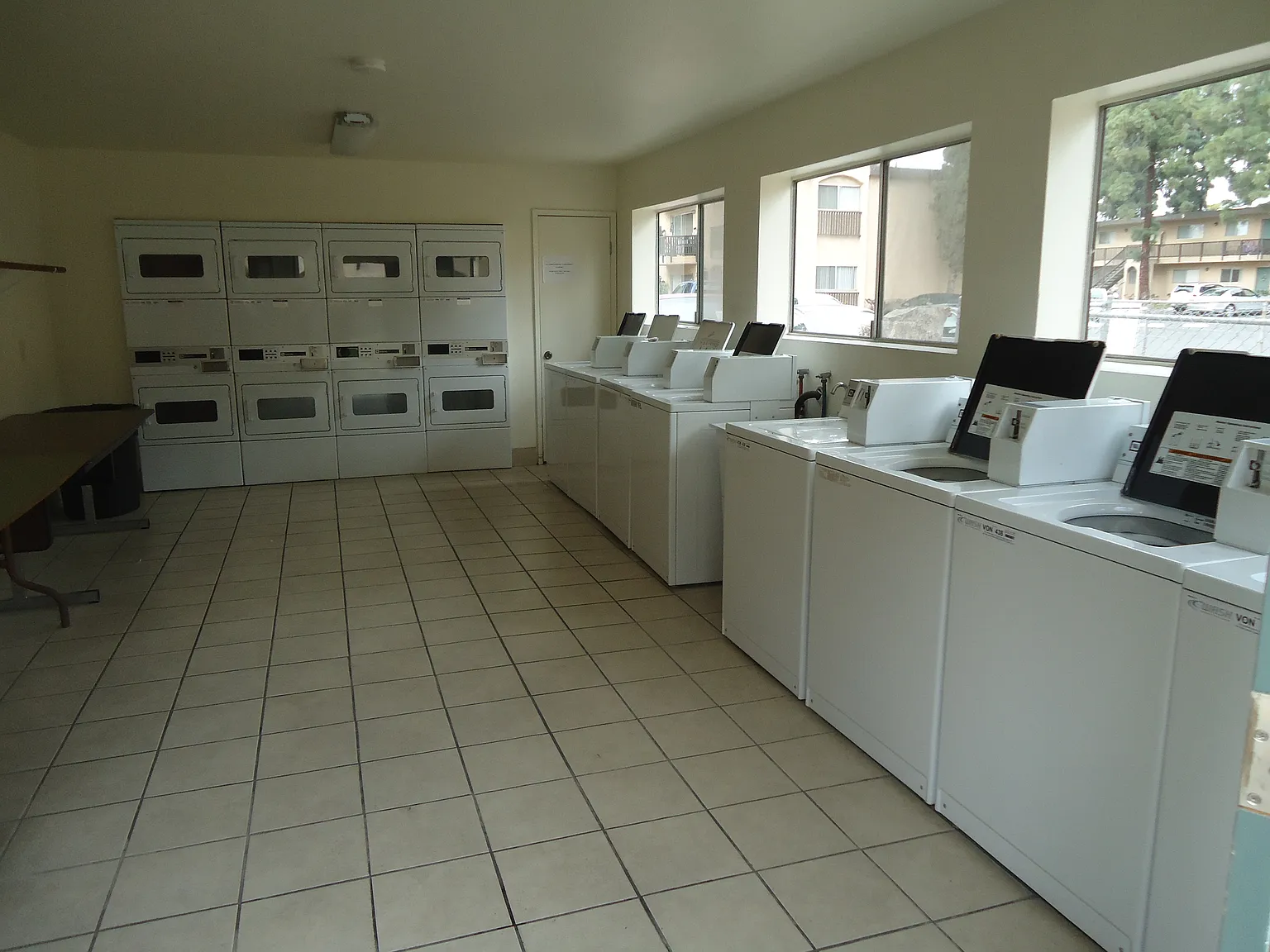 South Bay Towers Apartments — Photo 4