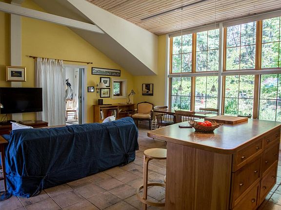 Spacious Gathering Area