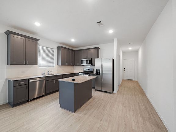 3rd image of 13547 Myrtle Gardens Blvd