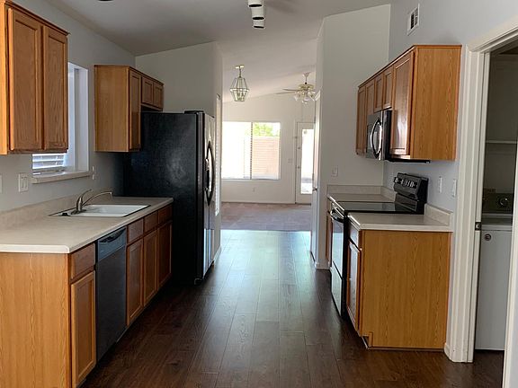 4th image of 2253 E Arabian Dr