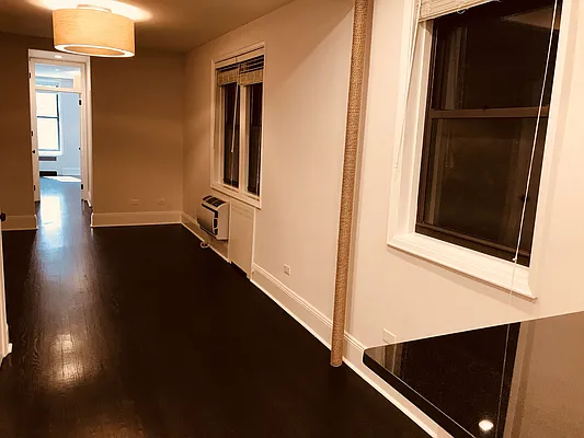 Rented by Metropolis Real Estate of Manhattan | media 36