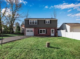 5836 E Ln, Lake View, NY 14085