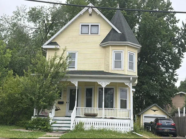 337 W Main St, Reedsburg, WI 53959