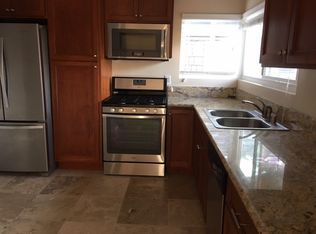 418 1/2 Heliotrope Ave, Corona Del Mar, CA 92625