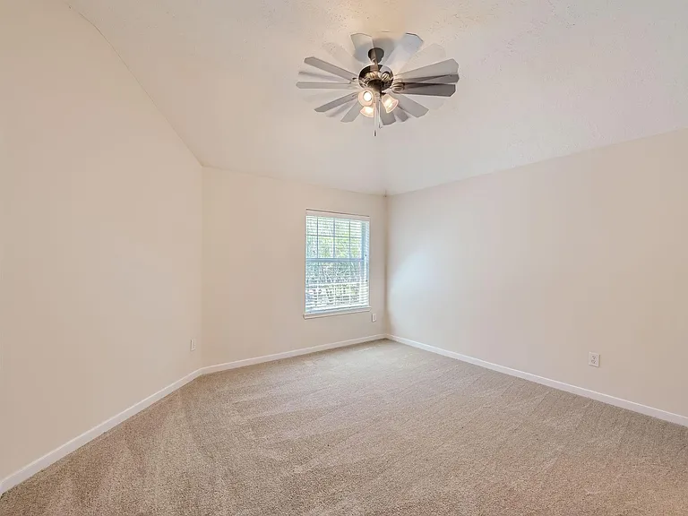 1907 Silver Brook Ln — Photo 21