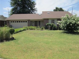 575 E Village Dr, Fayetteville, AR 72703