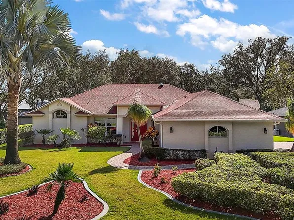 389 Reserve Dr, Tavares, FL 32778