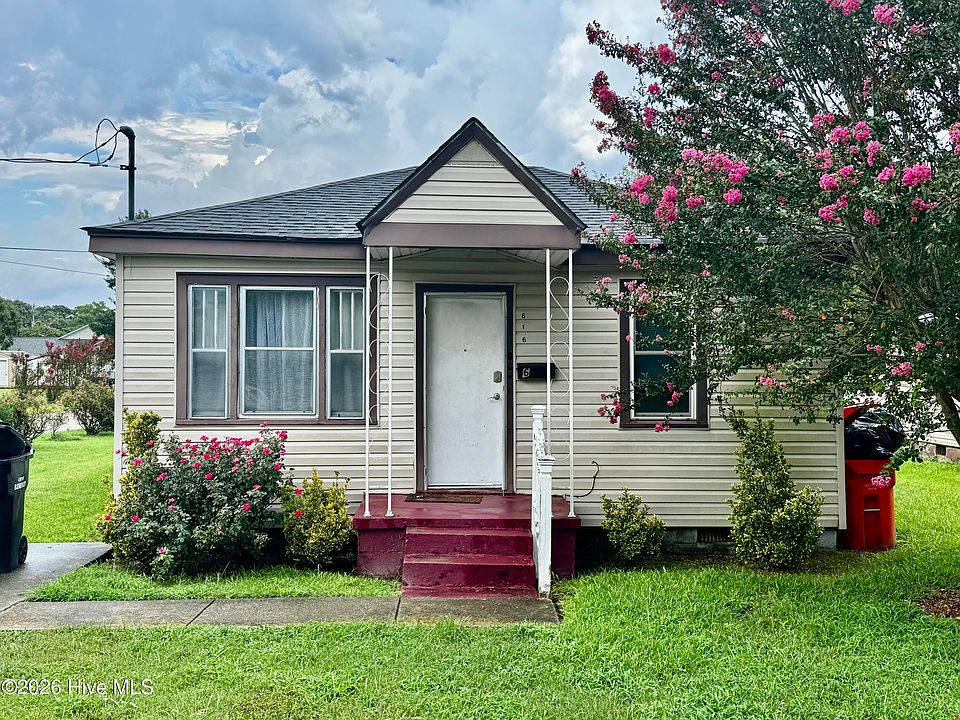 1st image of 616 Cardwell Street