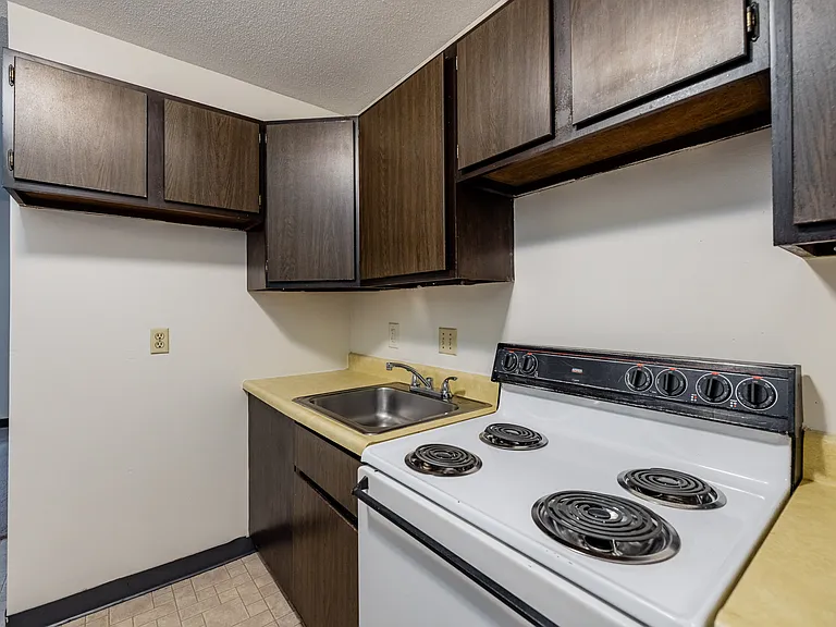 1114 G St #6 — Photo 7
