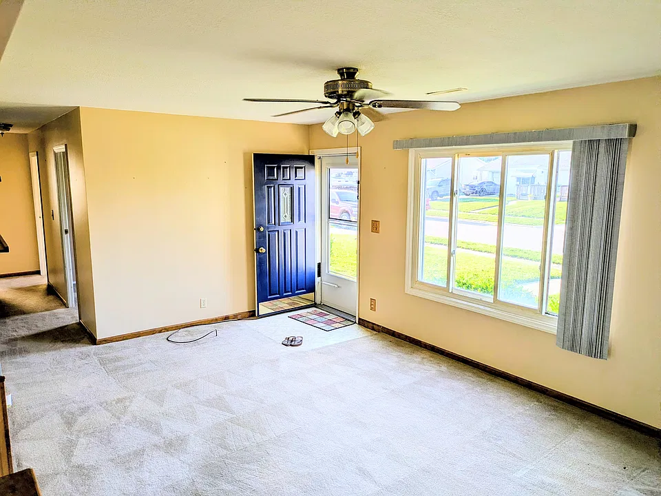 557 Edgewood Dr