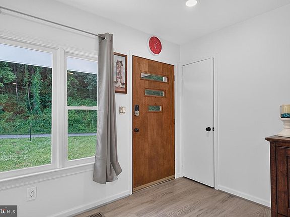 4th image of 3457 Lucas Hollow Rd