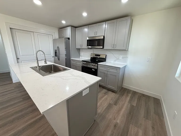 1565 Carlin St — Photo 2