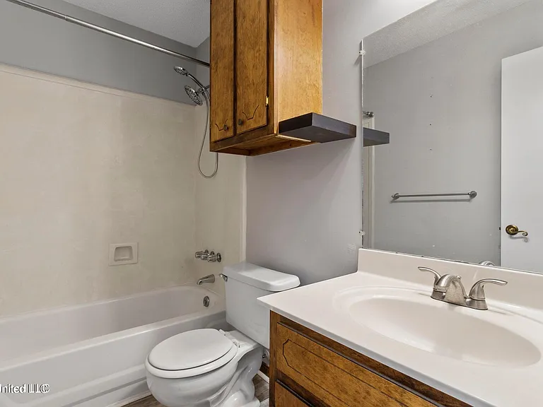 987 Bluff Rdg — Photo 18