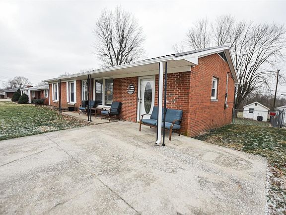 3rd image of 48 Hillcrest Dr
