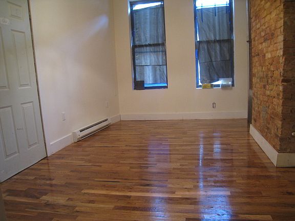 3rd image of 1335 Hancock St APT 1L