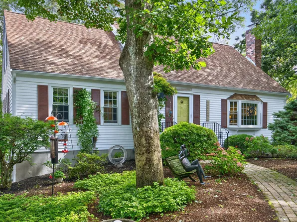 8 Rowley Lane, Yarmouth Port, MA 02675