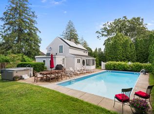 1 Walnut Ave, East Quogue, NY 11942