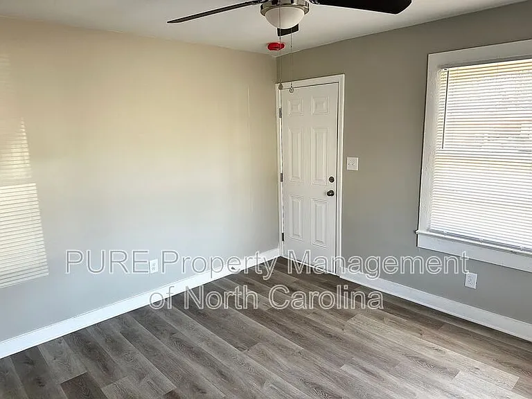 920 Holt St — Photo 7