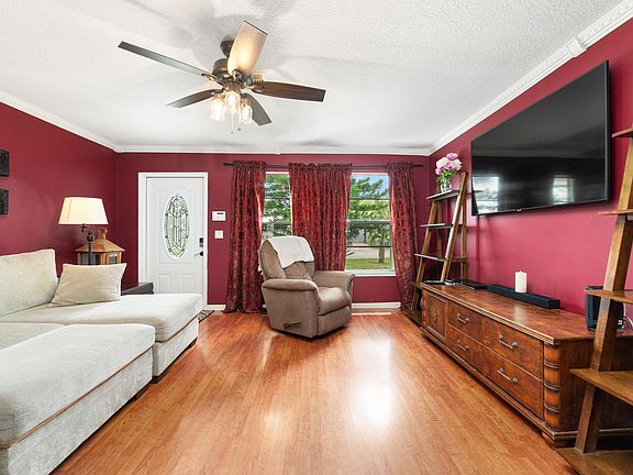 5th image of 889 Fitch Drive